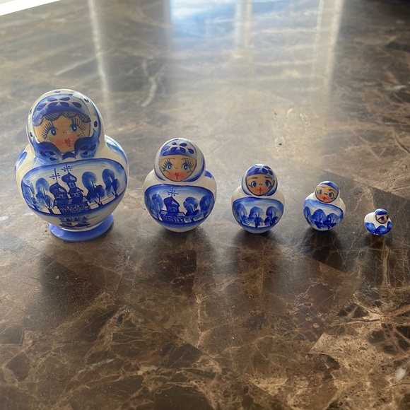 🪆 - Picture 1 of 6